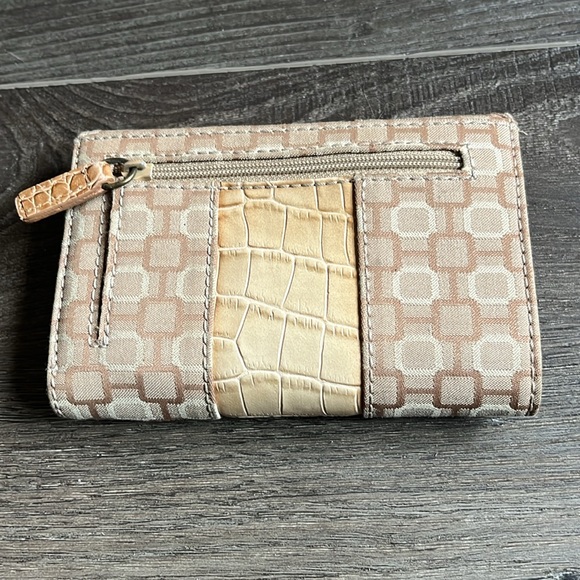 Beautiful Nine West Wallet! - Picture 5 of 5